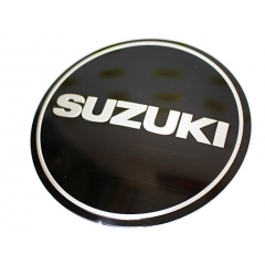 Logo, emblemat na dekiel impulsatora Suzuki GS 500 [89-03] [OEM: 6823301D00]