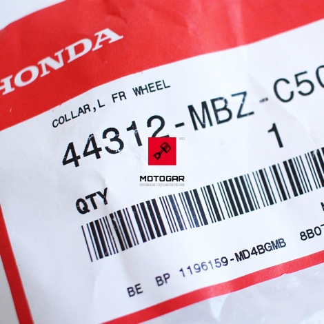 Tuleja przedniego koła Honda CB 600F 2005-2006 lewa [OEM: 44312MBZC50]