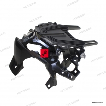 Stelaż, mocowanie przedniej lampy, owiewki Yamaha Tracer 700 (Tracer 7) [OEM: B4TF832100]