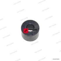 Tuleja szpilki silnika przód Suzuki GS500 [OEM: 1161101D10]