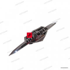 Logo, emblemat na zbiornik paliwa Suzuki VZ800 [OEM: 6812139G11]