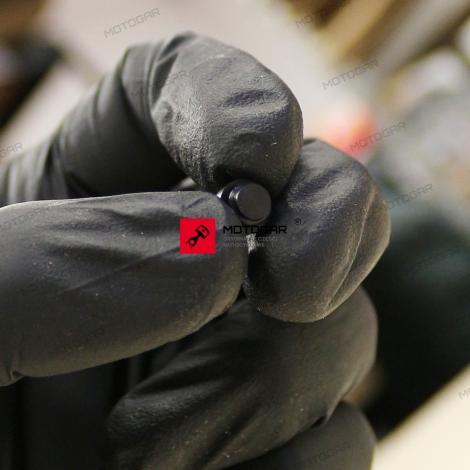 Zaślepka, korek dyszy iglicy Suzuki GSF400 Bandit, GSX600F, GSX750 [OEM: 1335734C00]