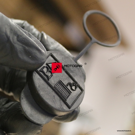 Korek Zbiorniczka płynu chłodniczego Triumph Rocket 3 III Tiger Trophy Speed Triple [OEM: T2101015 ]