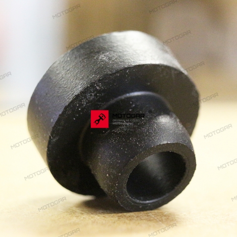 Tulejka zbiornika paliwa Suzuki RG80, RG125, GS500, GSX-R750, VX800, RF900, GSX-R1100, GSF1200 Bandit, GSX1400 [OEM: 0932010038]