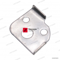 Blaszka podnóżka pasażera lewa Suzuki GSX-R600, SV650, GSX750, GSX-R1000, SV1000, TL1000, GSX 1300R Hayabusa [OEM: 4382633E22]